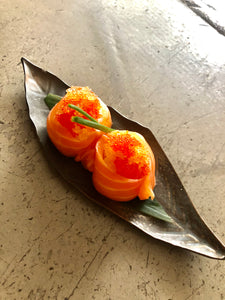 Salmon Gunkan & Caviar rojo - Red Caviar (Gluten Free)